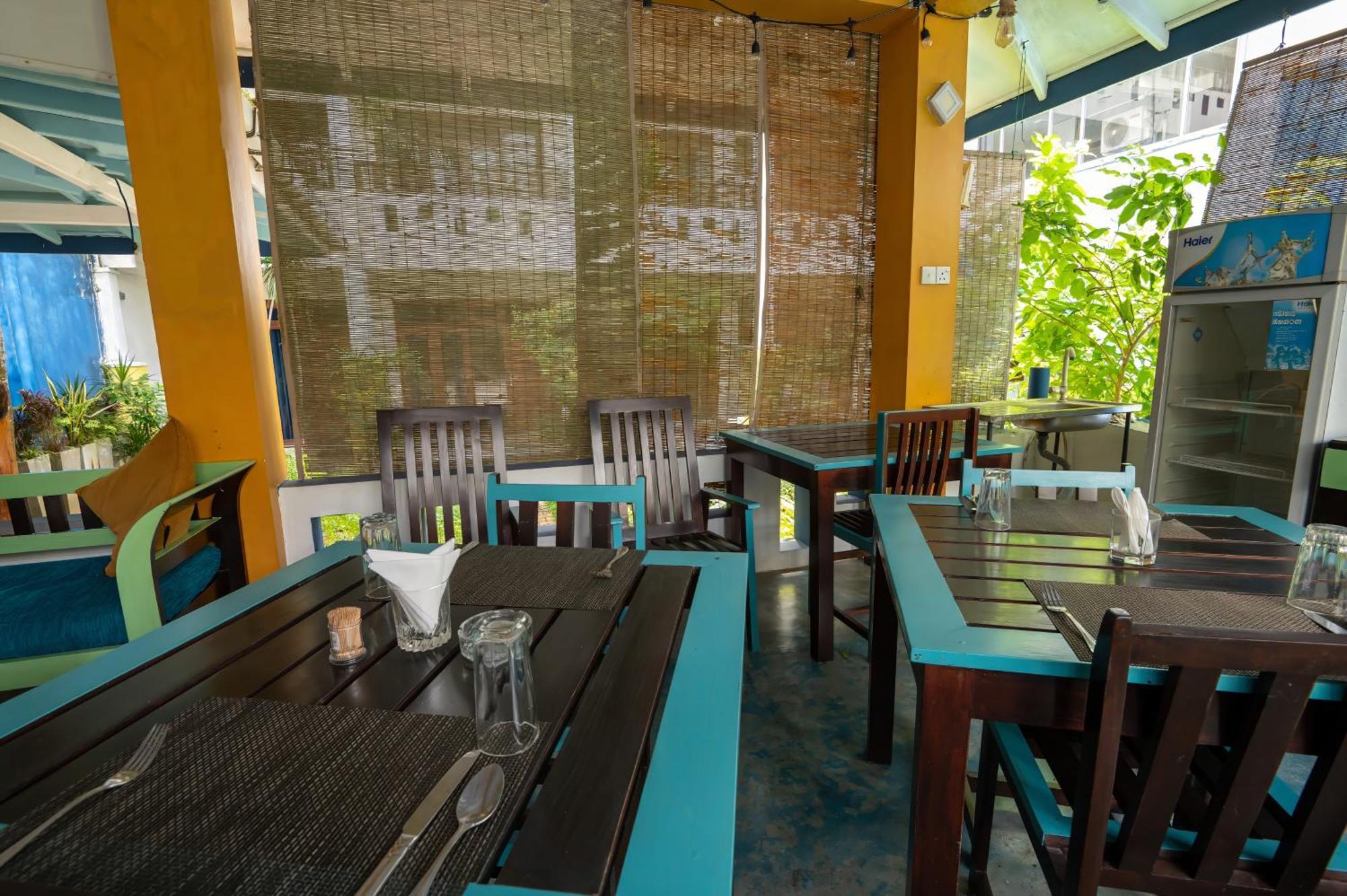 Aaradhya Mirissa Hotel Buitenkant foto