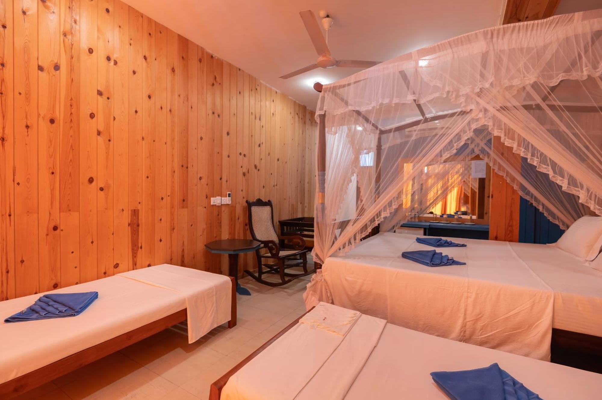 Aaradhya Mirissa Hotel Buitenkant foto