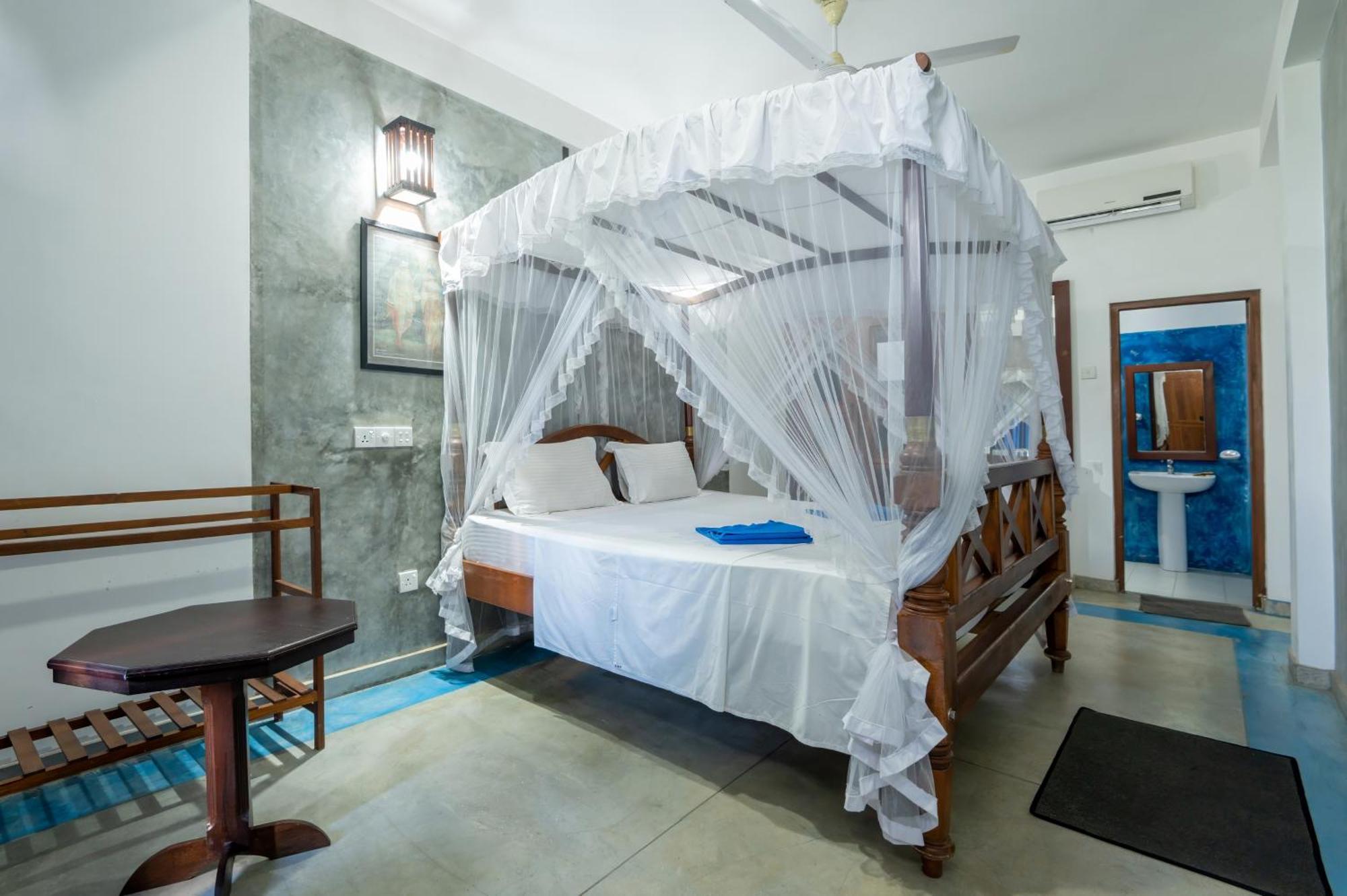 Aaradhya Mirissa Hotel Buitenkant foto