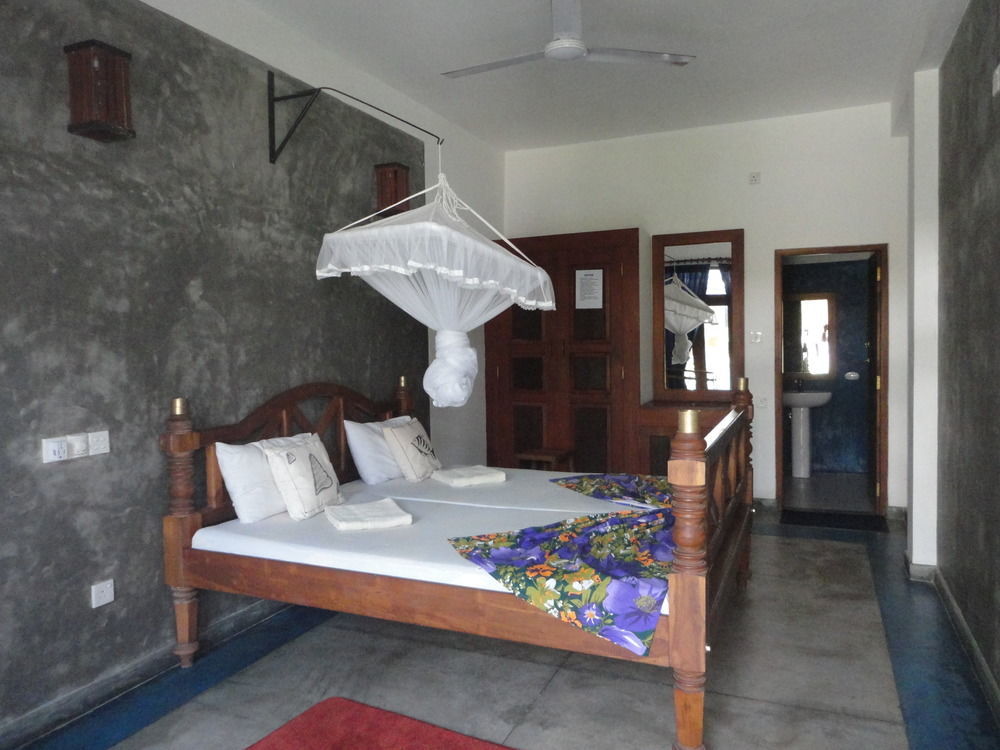 Aaradhya Mirissa Hotel Buitenkant foto
