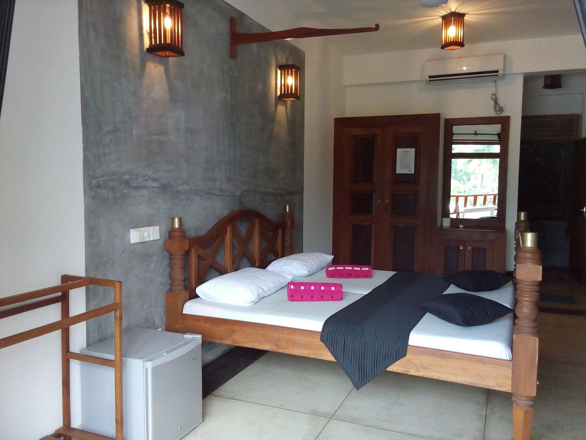 Aaradhya Mirissa Hotel Buitenkant foto